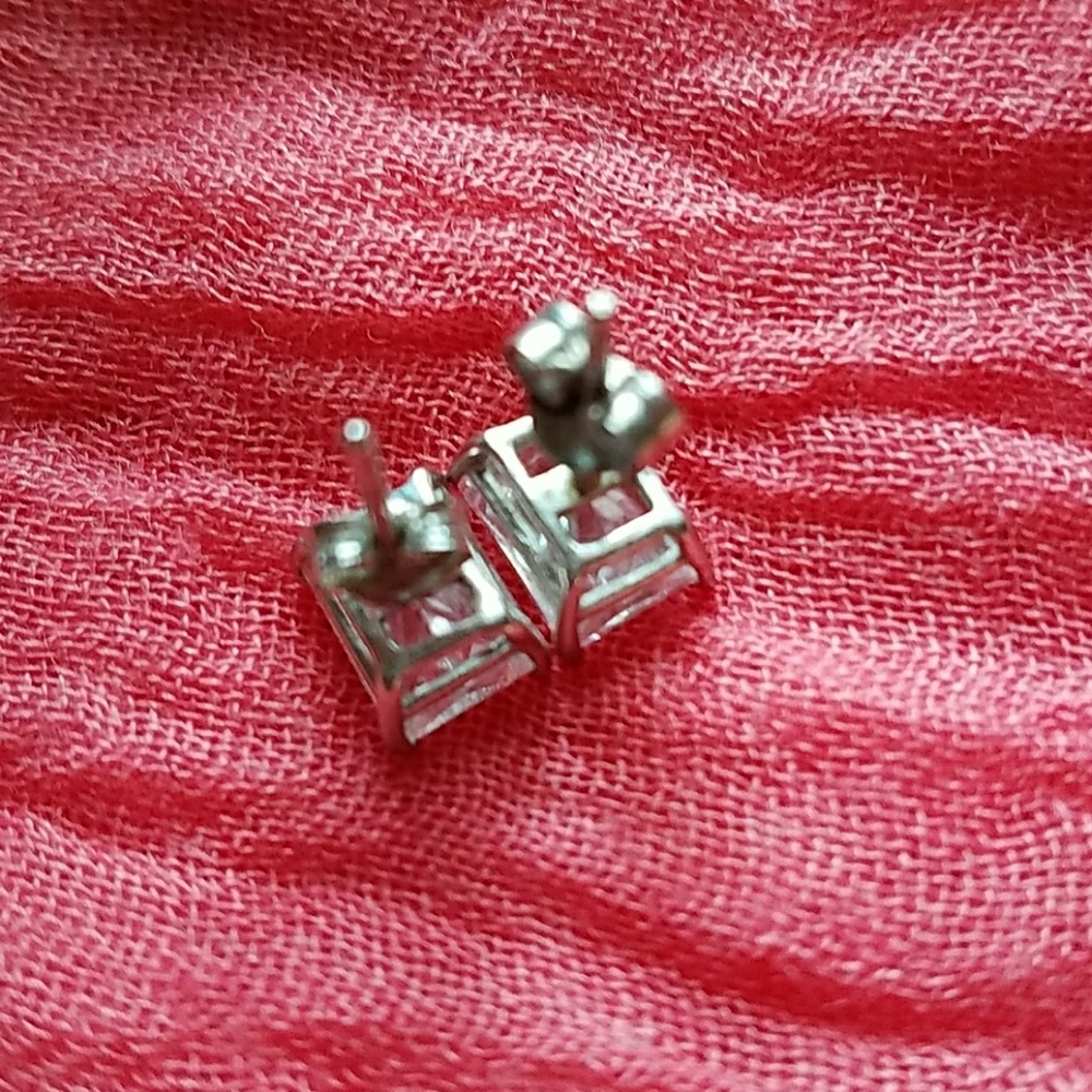 Earrings - Picture 3 of 6